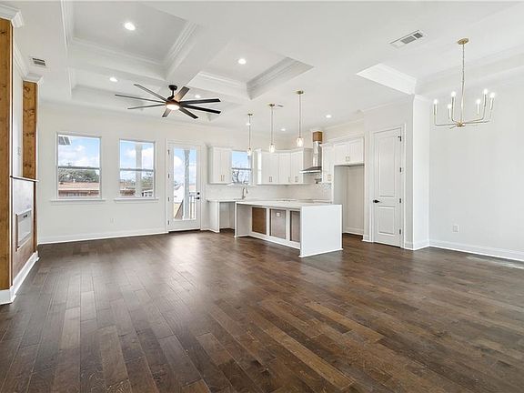 4th image of 4962 Kendall Dr