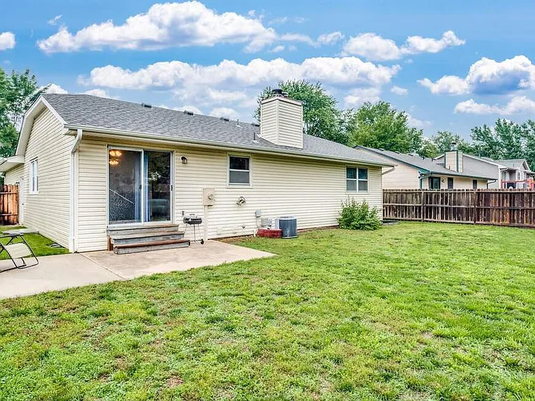 11941 W Rolling Hills Dr — Photo 8