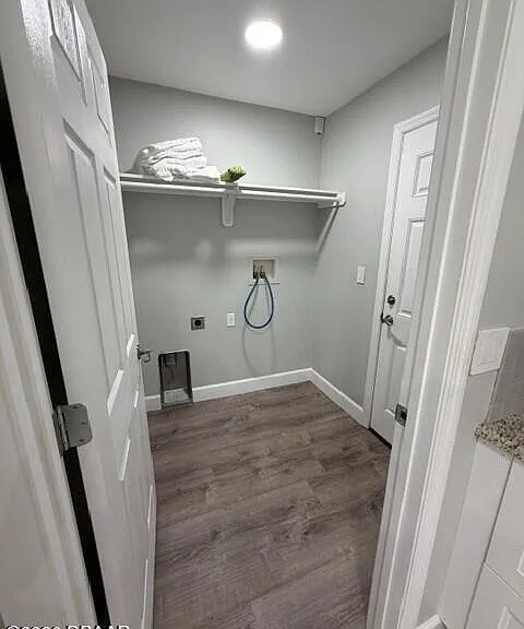 6807 Henno Ct — Photo 24