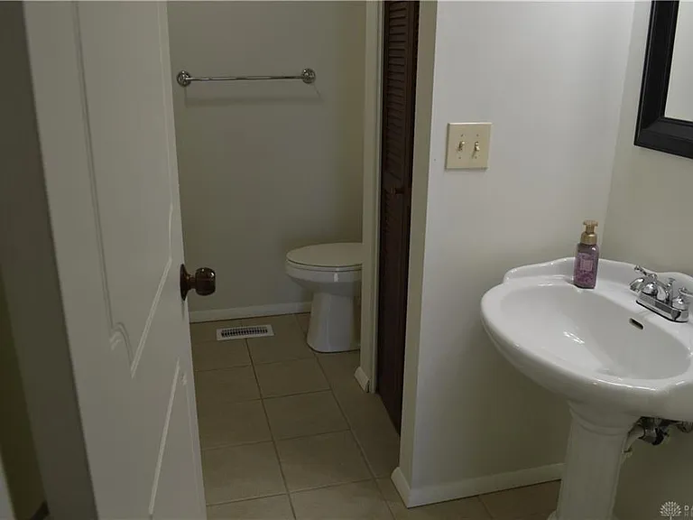 1280 Kentshire Dr — Photo 25