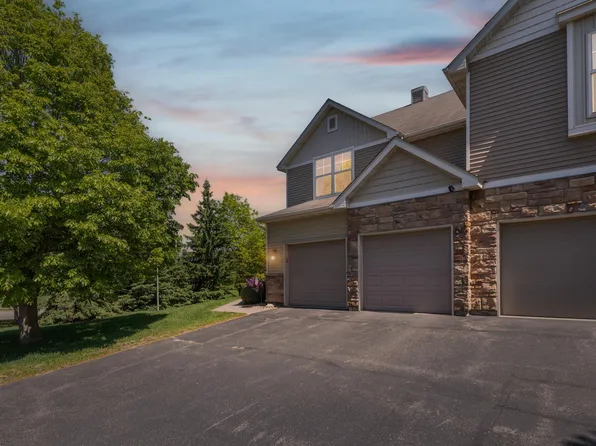15221 Stonewood Ter, Burnsville, MN 55306