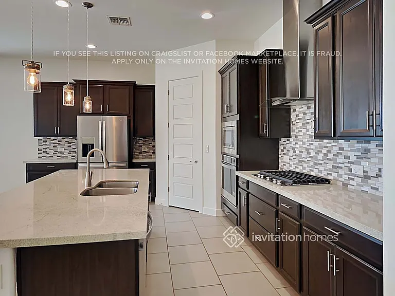 18947 W Oregon Ave — Photo 5