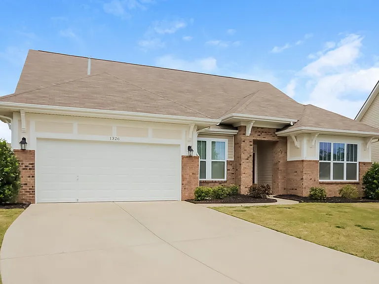 1326 Aurora Ct — Photo 4