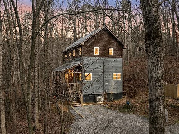 2nd image of 2671 Knight Rd