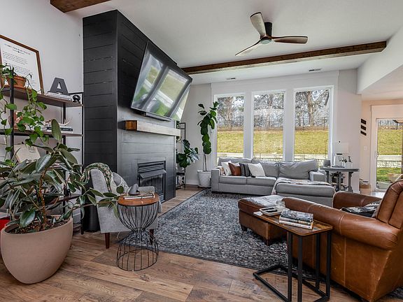 5th image of 1504 Spring Mountain Dr