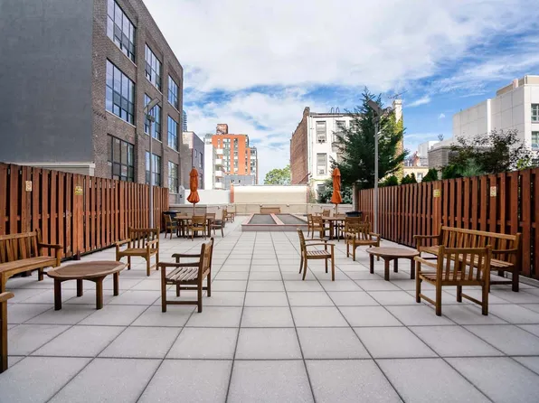 5-09 48th Avenue image 8 of 12