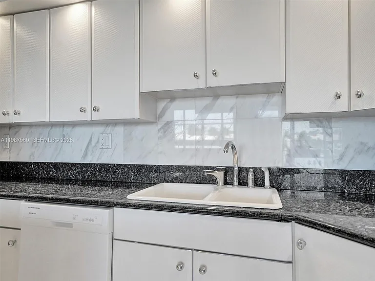 1400 S Ocean Dr #406 — Photo 12