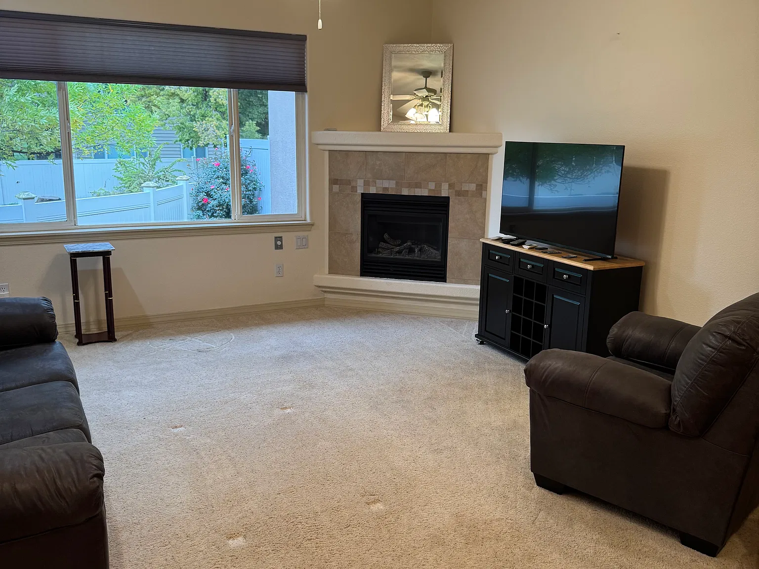 3 bed, 2.5 bath, 1467 sqft, $1,950 — Photo 3