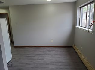3304 S Elmwood Ave #3, Sioux Falls, SD 57105