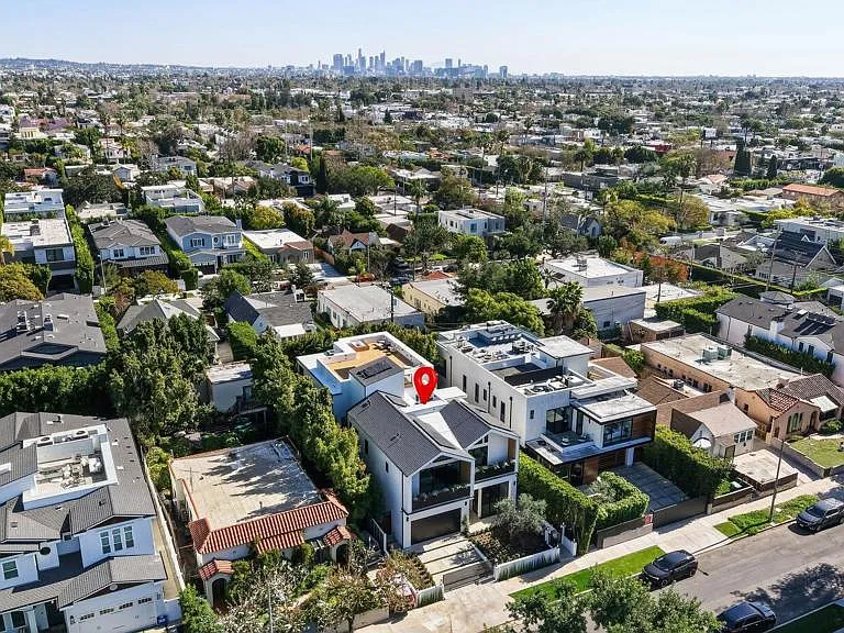 824 N Curson Ave — Photo 48