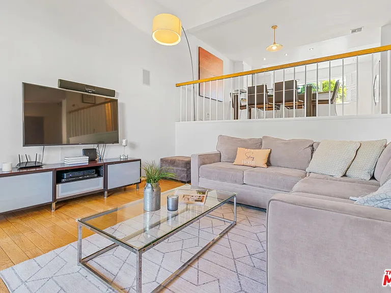 4725 S La Villa Marina #B — Photo 4