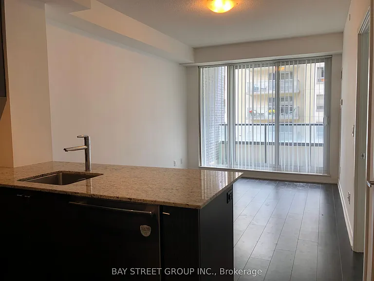 18 Rean Dr #420 — Photo 2