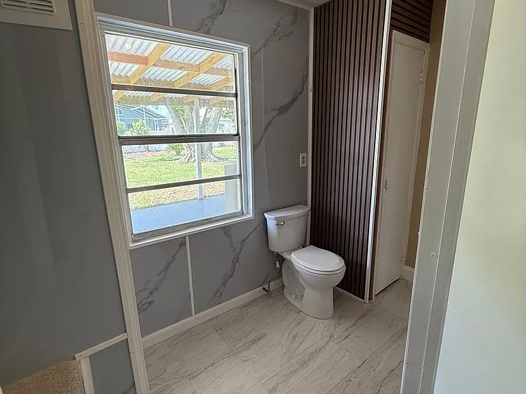 204 La Paz Dr — Photo 19