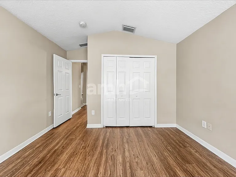 2305 Lawrence Hall St — Photo 16