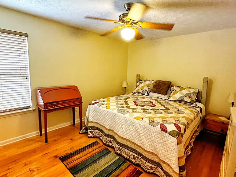 165 Moss Ave — Photo 10