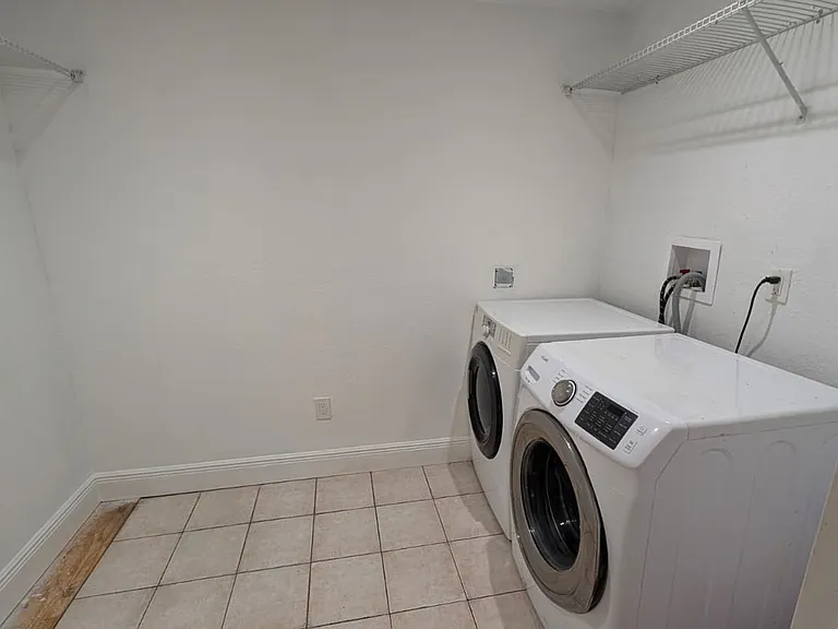 1448 NE 27th Ct — Photo 20