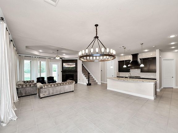 3rd image of 8926 Leaning Hollow Ln