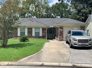 9512 One Notch Rd, Ladson, SC 29456