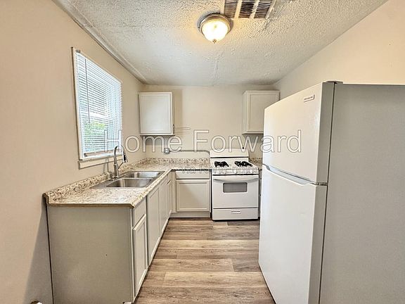 5th image of 180 York St