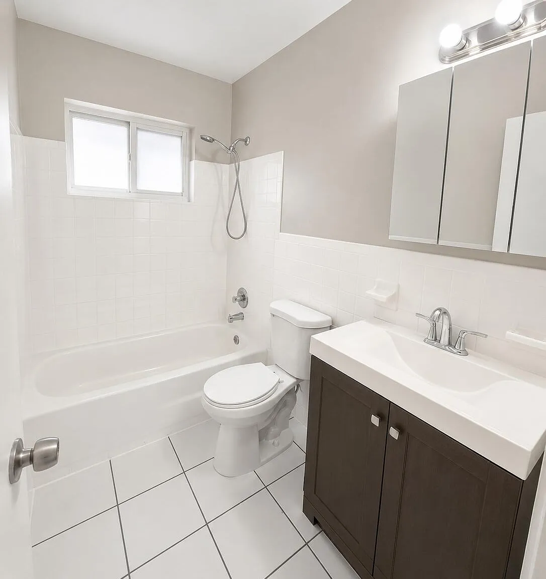 2 bed, 1.0 bath, 850 sqft, $1,690 — Photo 1