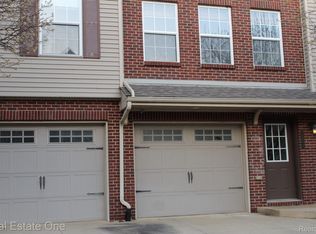 2202 Knotty Pine Trl, Howell, MI