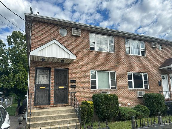 3rd image of 14445 Springfield Blvd