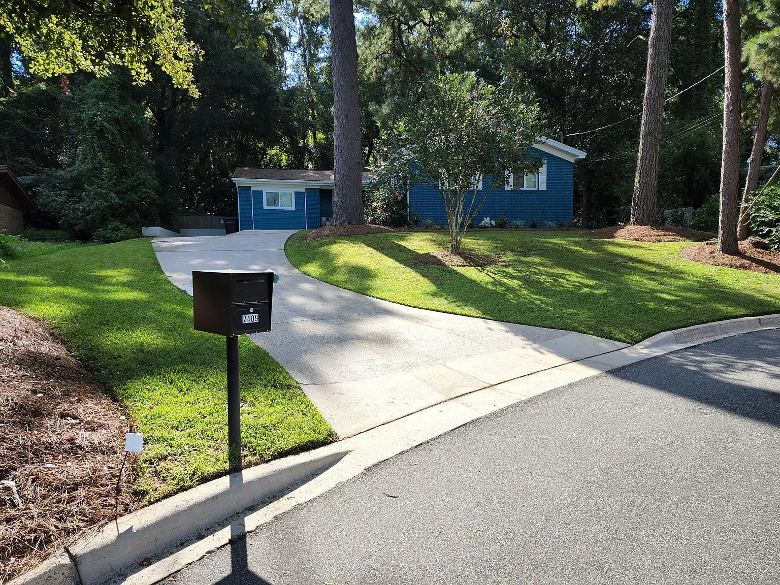 5 bed, 1894 sqft, $2,600 — Photo 2