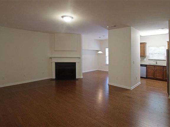 3rd image of 5628 Moresby Ct