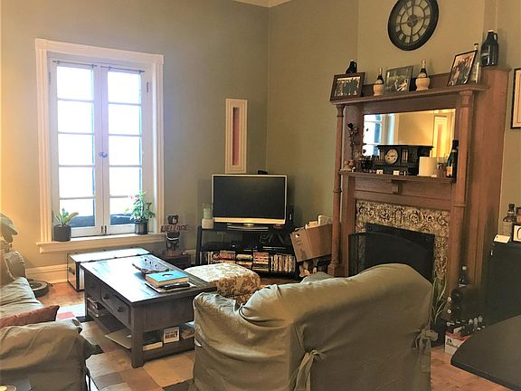 2nd image of 1526 N La Salle St #4