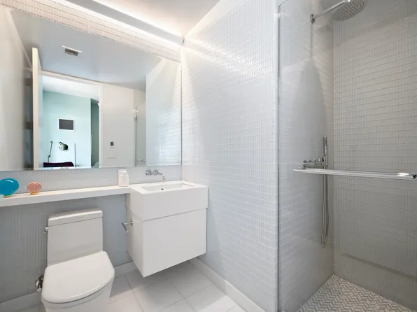 400 East 67th Street image 7 of 8