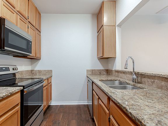 5th image of 5701 Gaston Ave APT 4