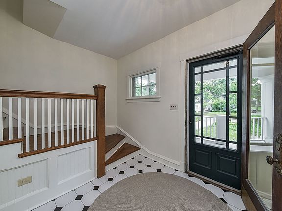 4th image of 715 Hillside Ave