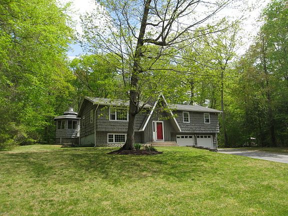 2nd image of 168 Lakeshore Dr