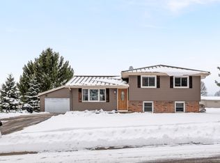 609 Melanie Ln, Ripon, WI 54971