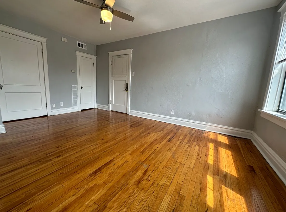 4415 Pershing Ave — Photo 4
