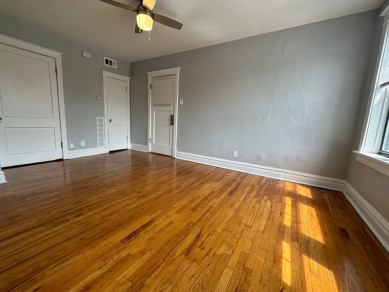 4415 Pershing Ave — Photo 4