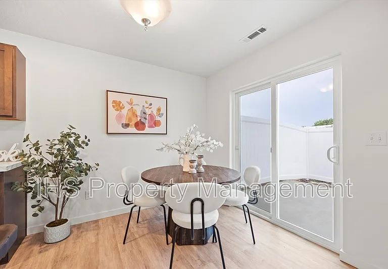 4732 W Quinault Ave — Photo 13