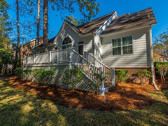 3rd image of 8613 Woodland Walk