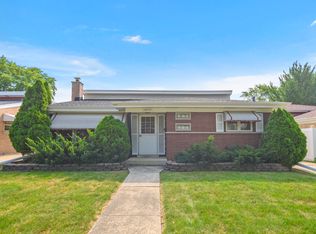 10525 S Kildare Ave, Oak Lawn, IL 60453