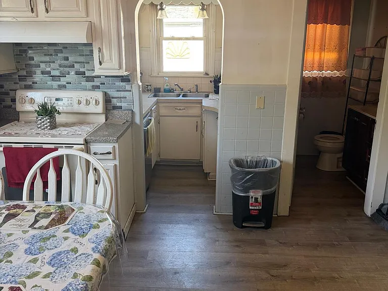 131 Gentian Ave — Photo 7