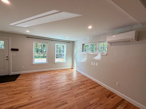 5th image of 9 Alder Ln #1