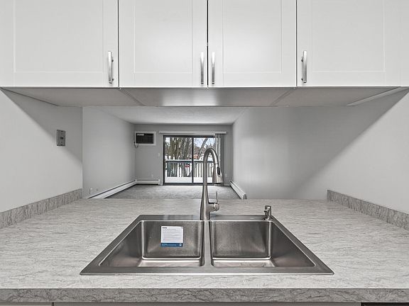 5th image of 2800 Hamline Ave N APT 303