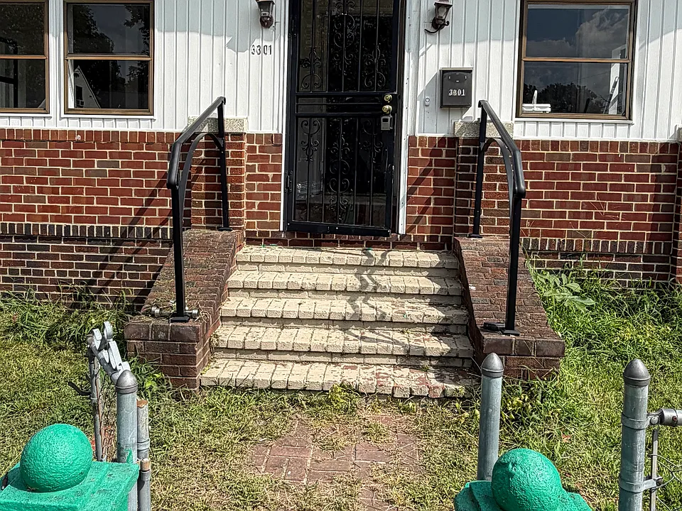 3301 Delaware Ave