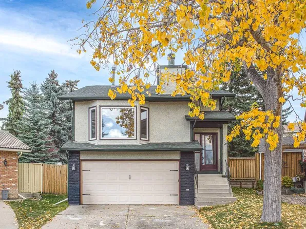 28 S Hawkcliff Pl NW, Calgary, AB T3G 2S2