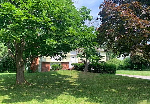 3rd image of 14 Airy Dr