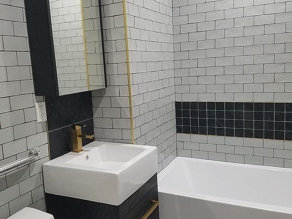 5th image of 1087 Gates Ave #3A