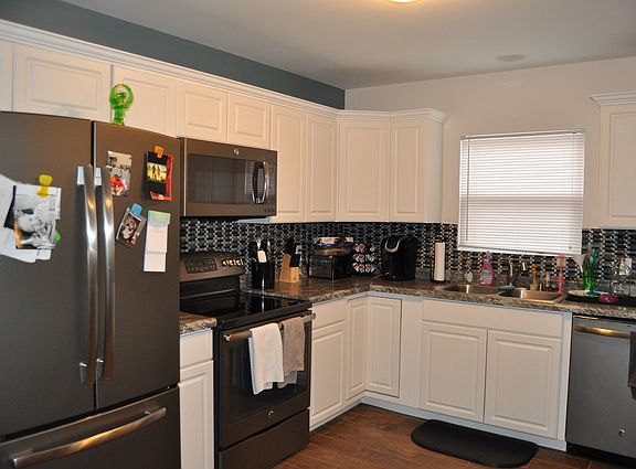 5th image of 306 E Kankakee River Dr