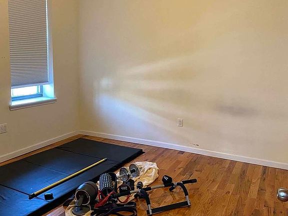 4th image of 30-64 33rd St #3R