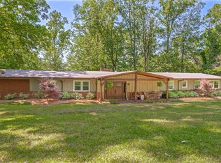 1749 Mountain Woods Cir, Birmingham, AL 35216