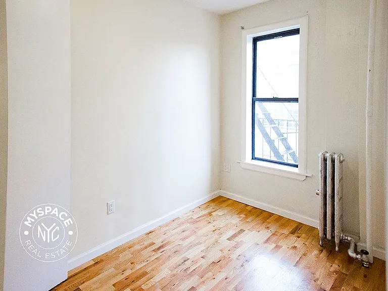 244 Roebling St #16 — Photo 10